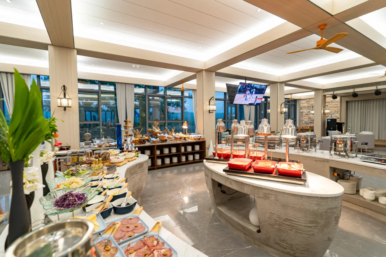 All Day Dining Starlight