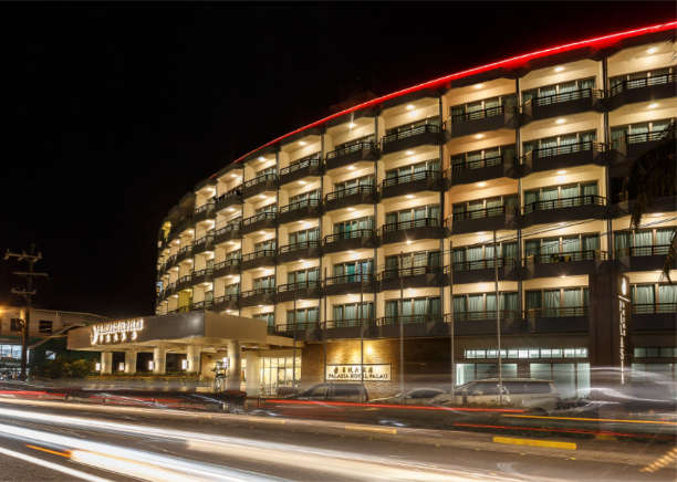 Palasia Hotel night photos